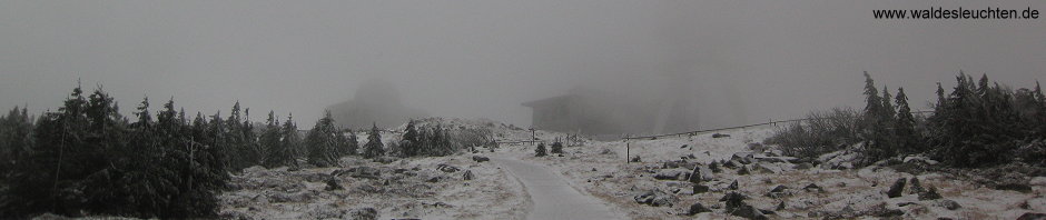 Brockenkuppe im Nebel