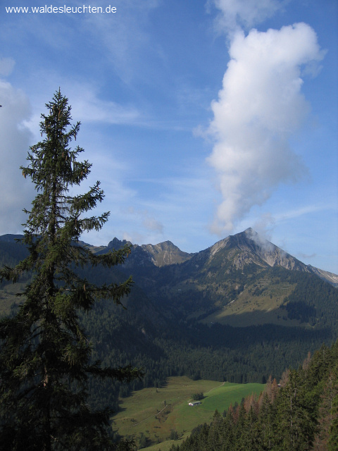 Blick vom Anstiegsweg - fast wie ein rauchender Vulkan