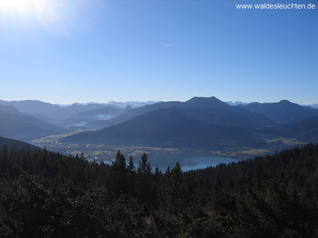 Blick von der Neureuth auf den Tegernsee